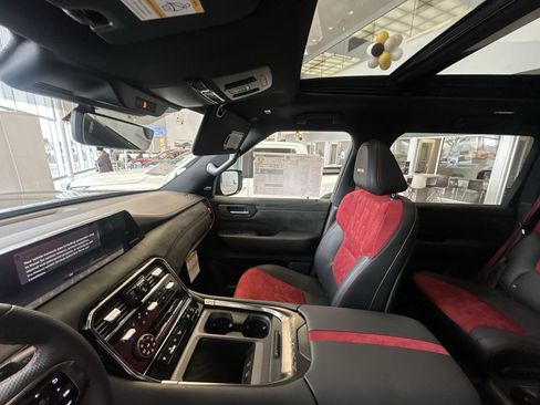 New 2026 Nissan Armada NISMO image 3