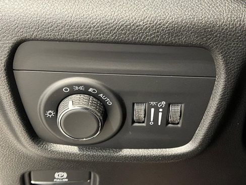 New 2025 Jeep Grand Cherokee L Altitude image 26