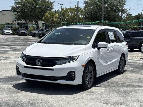 New 2026 Honda Odyssey Touring image 13