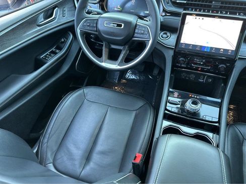 Used 2022 Jeep Grand Cherokee Limited 4xe image 19