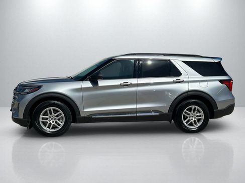 Used 2025 Ford Explorer Active w/ Active Comfort Package RWD image 8