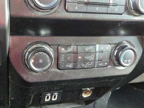 Used 2019 Ford F250 XLT w/ XLT Premium Package image 13