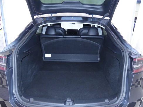 Used 2023 Tesla Model Y Long Range AWD/4WD image 29