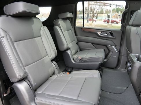New 2026 GMC Yukon XL Denali w/ Sun & Power Step Package AWD/4WD image 29