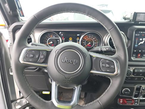 Used 2023 Jeep Gladiator Rubicon w/ LED Lighting Group AWD/4WD image 21