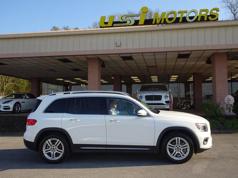 Used 2020 Mercedes-Benz GLB 250 4MATIC w/ Premium Package image 29
