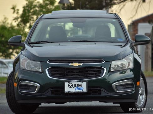 Used 2015 Chevrolet Cruze LT w/ Sun And Sound Package FWD image 3