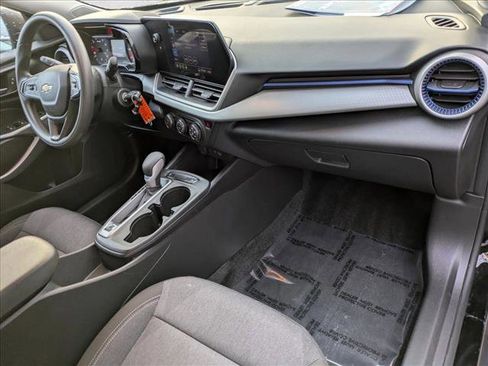 Used 2024 Chevrolet Trax LS image 20
