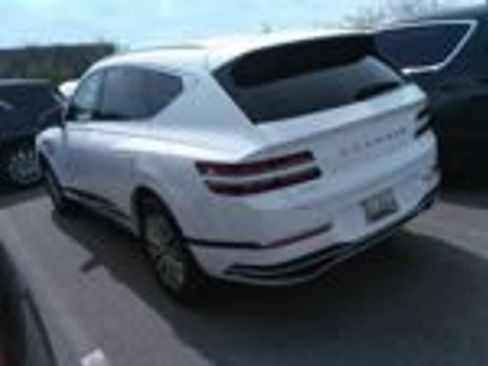 Used 2025 Genesis GV80 2.5T Standard AWD/4WD image 4
