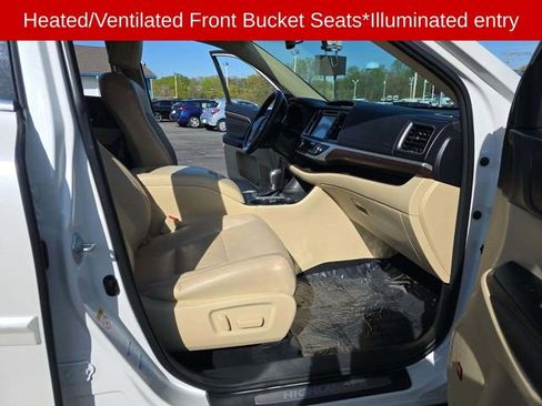Used 2015 Toyota Highlander Limited Platinum AWD/4WD image 14