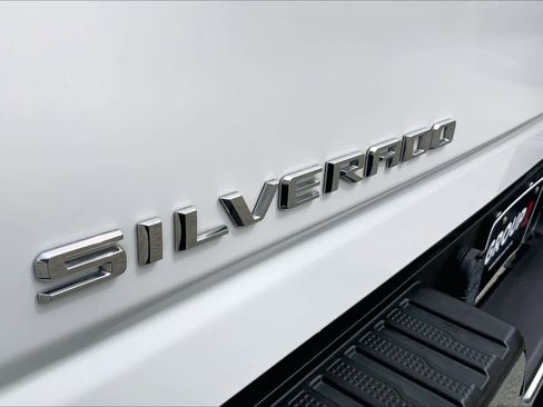 Used 2024 Chevrolet Silverado 2500 LT AWD/4WD image 30