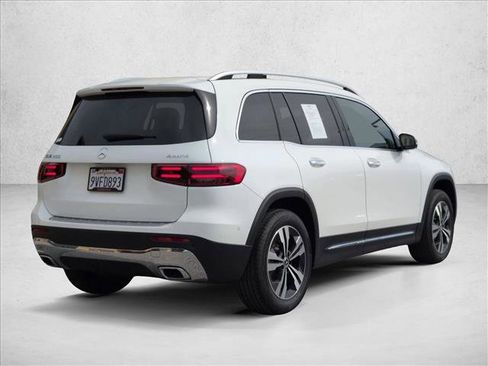 Certified 2025 Mercedes-Benz GLB 250 4MATIC w/ Winter Package image 5