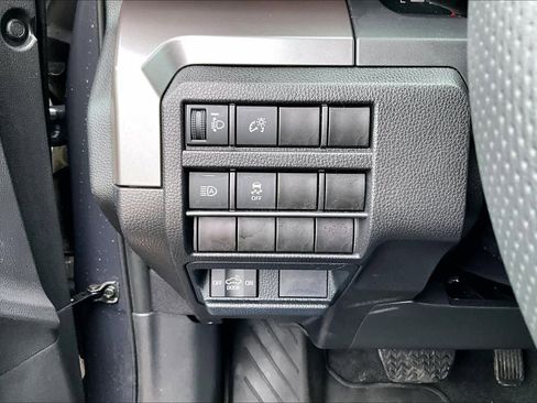 Used 2024 Toyota Tacoma SR5 image 31