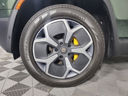 Used 2024 Rivian R1S Adventure image 9