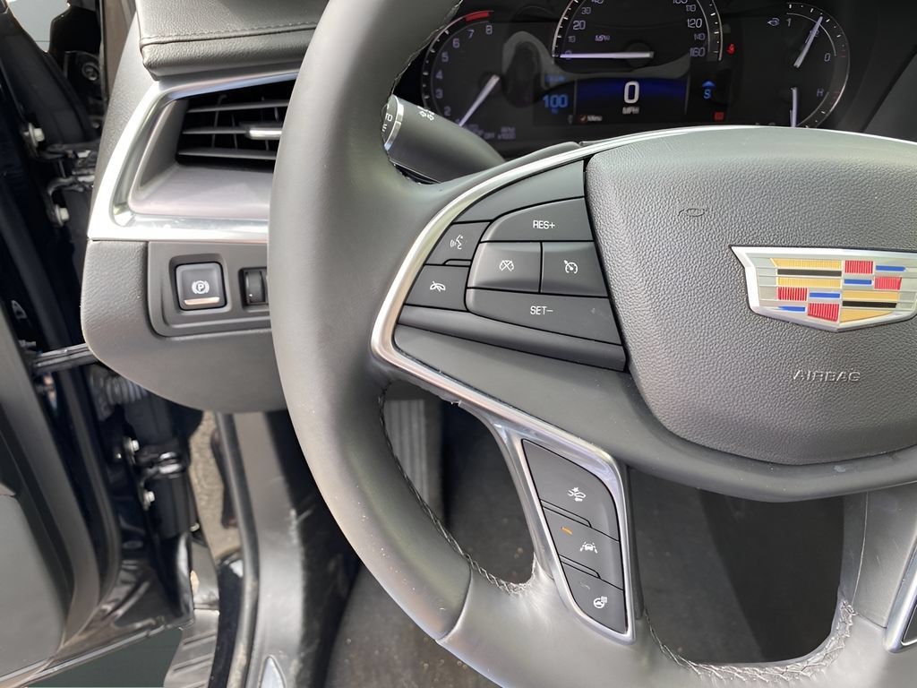 Used 2018 Cadillac XT5 Luxury w/ LPO, Sport Package FWD image 14