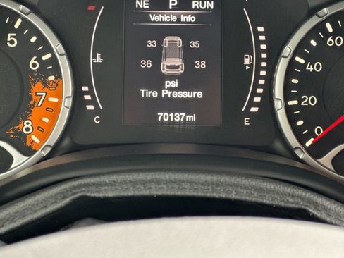 Used 2017 Jeep Renegade Latitude AWD/4WD image 19