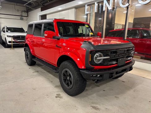 Used 2022 Ford Bronco Outer Banks AWD/4WD image 1