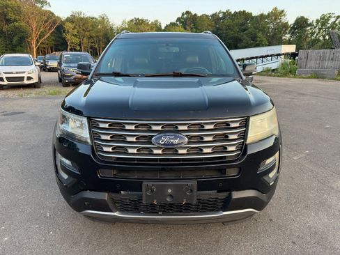 Used 2017 Ford Explorer XLT AWD/4WD image 8