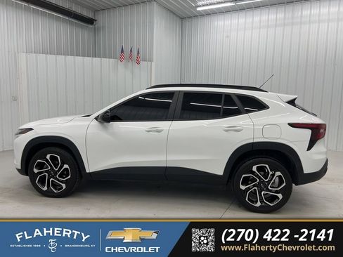 Used 2024 Chevrolet Trax RS image 5