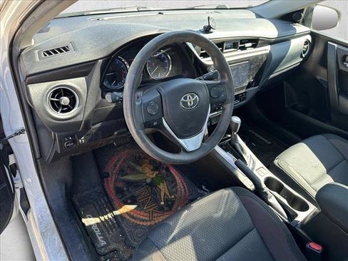 Used 2019 Toyota Corolla LE w/ LE Premium Package w/Moonroof FWD image 7