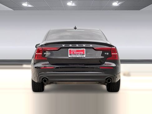 Used 2020 Volvo S60 T5 Momentum w/ Protection Package image 8