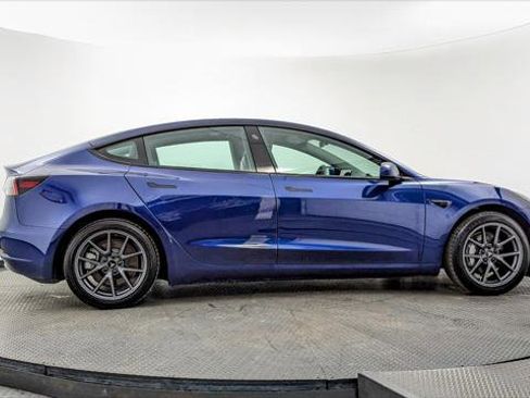 Used 2023 Tesla Model 3 Standard Range image 8