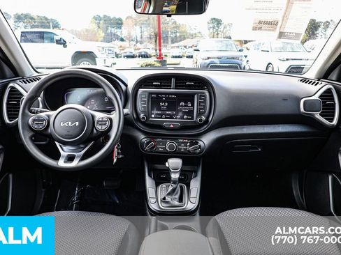 Used 2025 Kia Soul LX FWD image 30