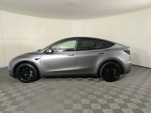 Used 2024 Tesla Model Y Long Range image 8