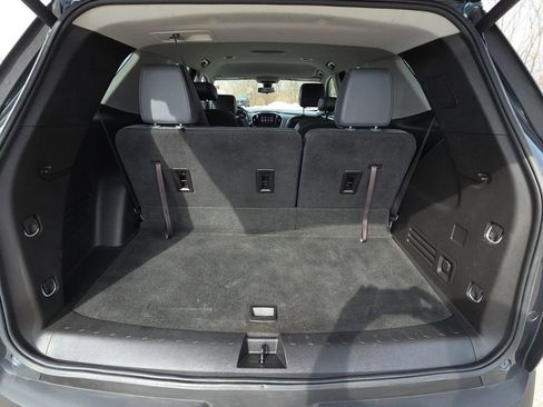Used 2018 Chevrolet Traverse LT image 33