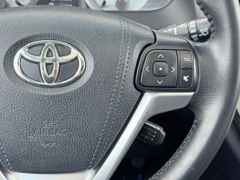 Used 2015 Toyota Sienna SE Premium image 22