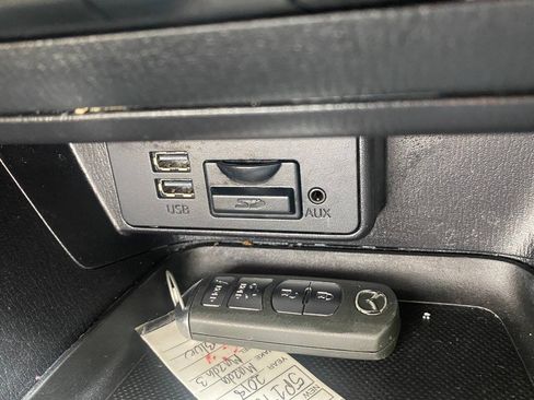 Used 2018 MAZDA MAZDA3 Touring FWD image 36