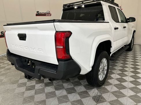 Used 2024 Toyota Tacoma SR image 8