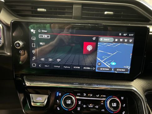 Used 2024 GMC Sierra 2500 Denali w/ Denali Reserve Package image 17