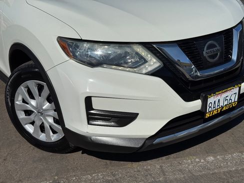 Used 2017 Nissan Rogue S FWD image 3