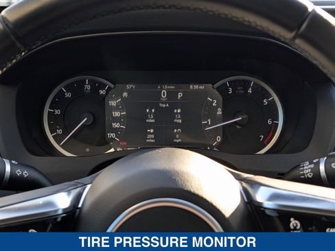 Used 2020 Jaguar XE S image 27