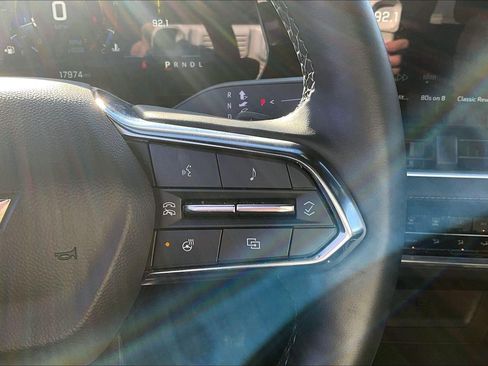 Used 2025 Chevrolet Equinox LT w/ Safety and Technology Package image 18