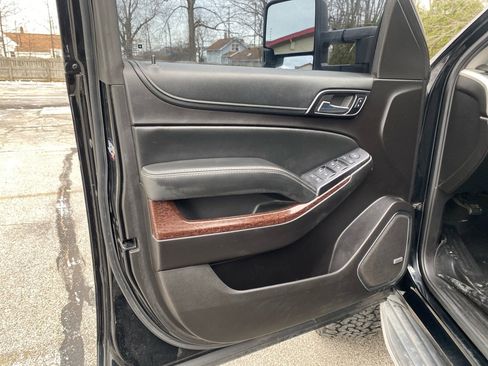 Used 2016 GMC Yukon SLE w/ Convenience Package image 10