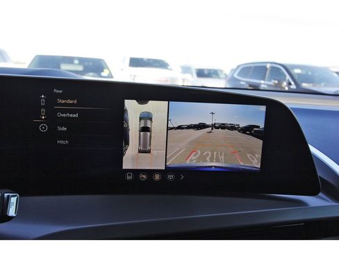 Used 2026 Cadillac Vistiq Premium Luxury image 21