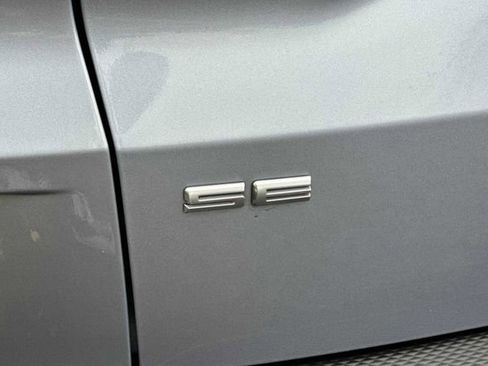 Used 2022 Ford Escape SE image 9