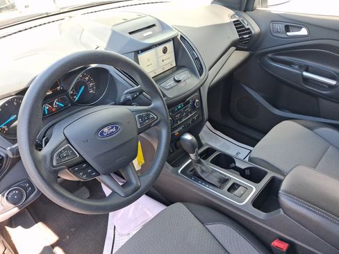 Used 2017 Ford Escape SE w/ Equipment Group 201A AWD/4WD image 4