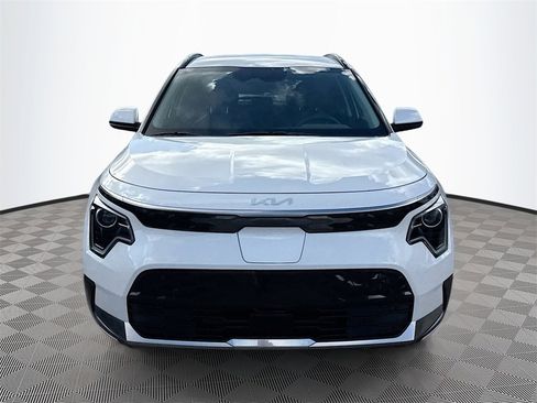 Used 2025 Kia Niro Wind w/ Wind Preserve Package image 2