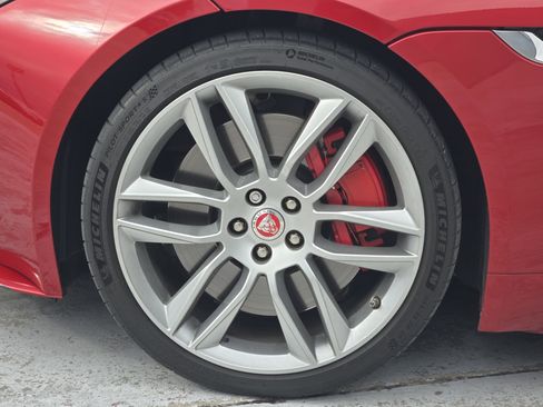 Used 2016 Jaguar F-TYPE R image 15
