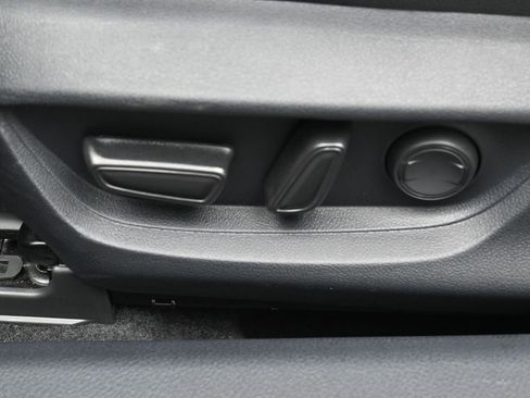 Certified 2025 Toyota Camry SE w/ Convenience Package image 10