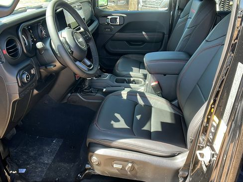 New 2025 Jeep Gladiator Rubicon AWD/4WD image 15