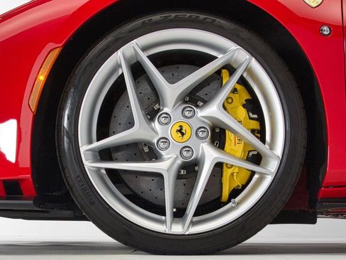Used 2021 Ferrari F8 Tributo image 34