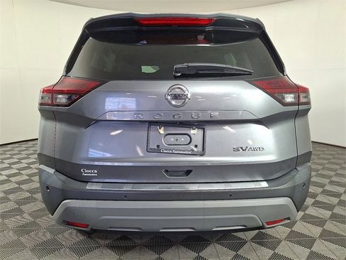 Used 2021 Nissan Rogue SV image 9