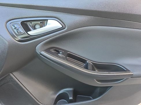 Used 2017 Ford Focus SE image 20