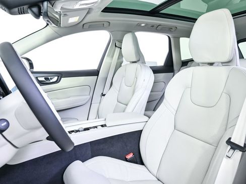 New 2026 Volvo XC60 B5 Ultra w/ Protection Package Premier AWD/4WD image 5