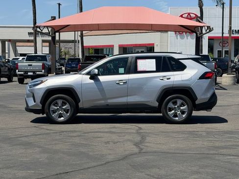 Used 2022 Toyota RAV4 XLE w/ Convenience Package AWD/4WD image 9