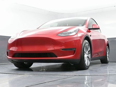 Used 2023 Tesla Model Y Long Range image 53